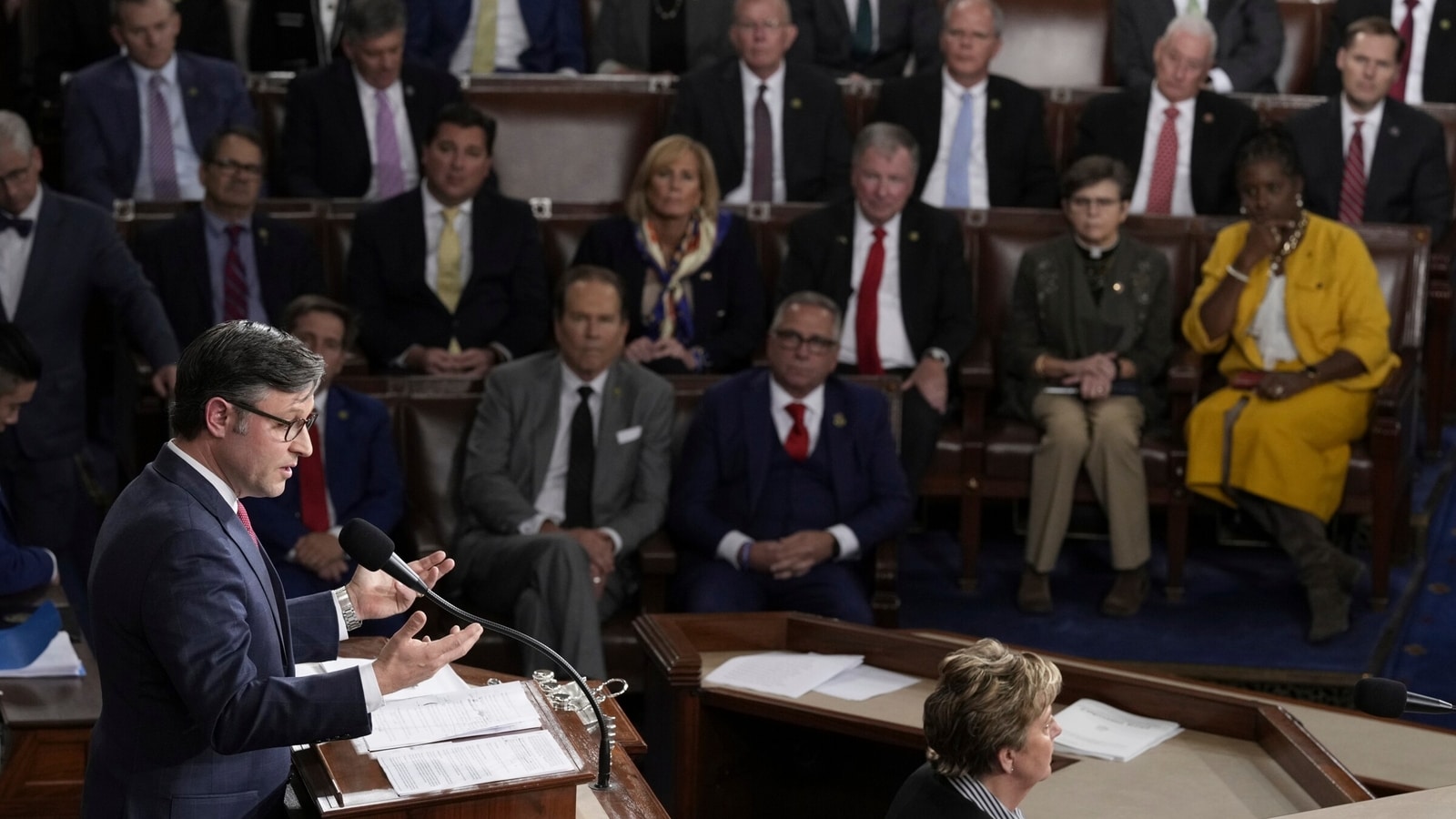 Congressional Leaders Sign $1.66 Trillion Funding Deal to Avoid Government Shutdown