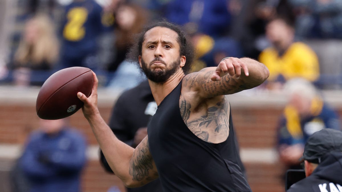 Colin Kaepernick funds autopsy for inmate who died in insect-infested jail cell.