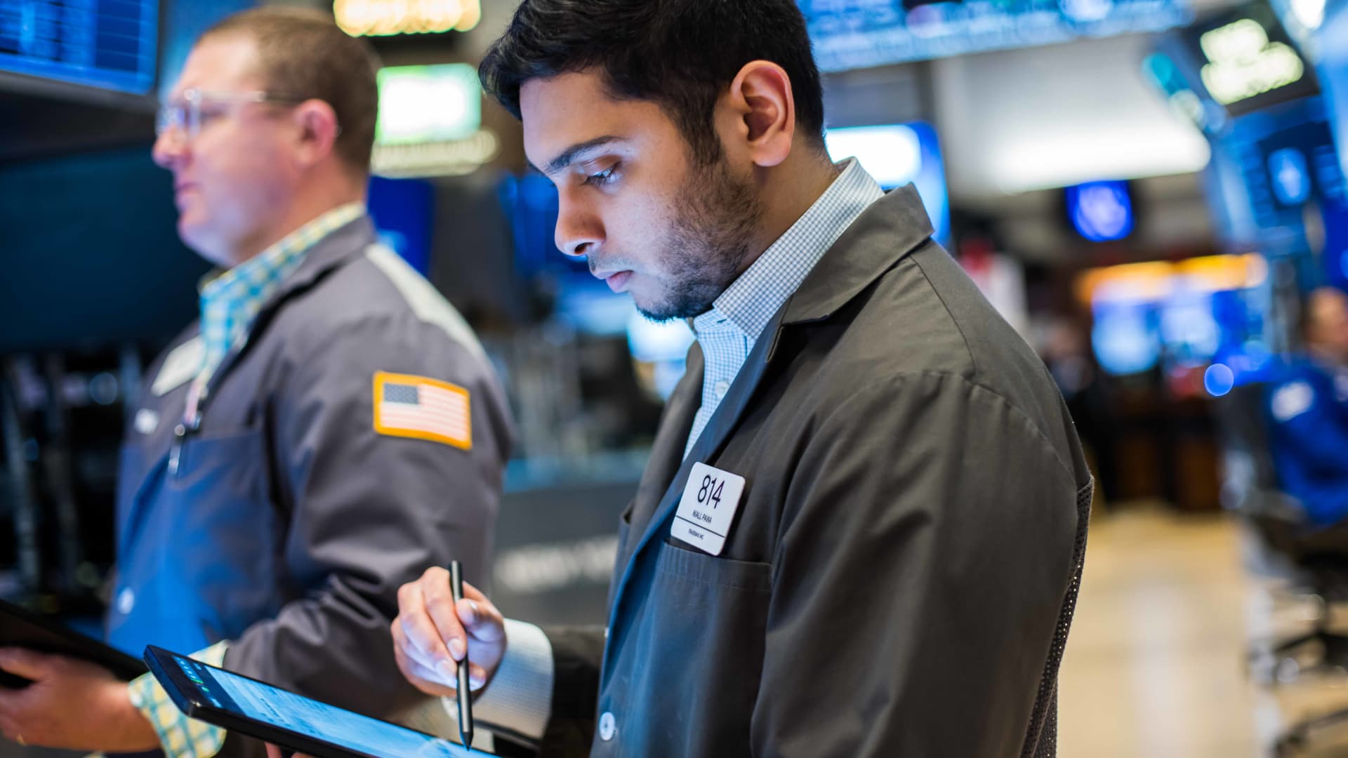 Wall Street Gains Continue Amid Optimism and Economic Data