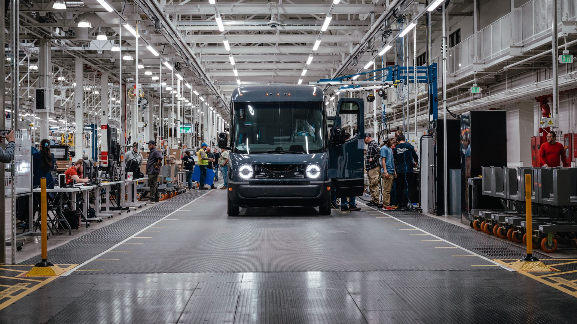 Featured image for "Analysts downgrade EV maker, while Goldman Sachs, T-Mobile US, and Corteva soar on CNBC's 'Final Trades'"