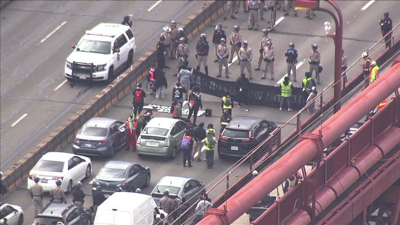 Featured image for 'Protesters Block Oakland Highways and Golden Gate Bridge in Anti-Israel Demonstrations'