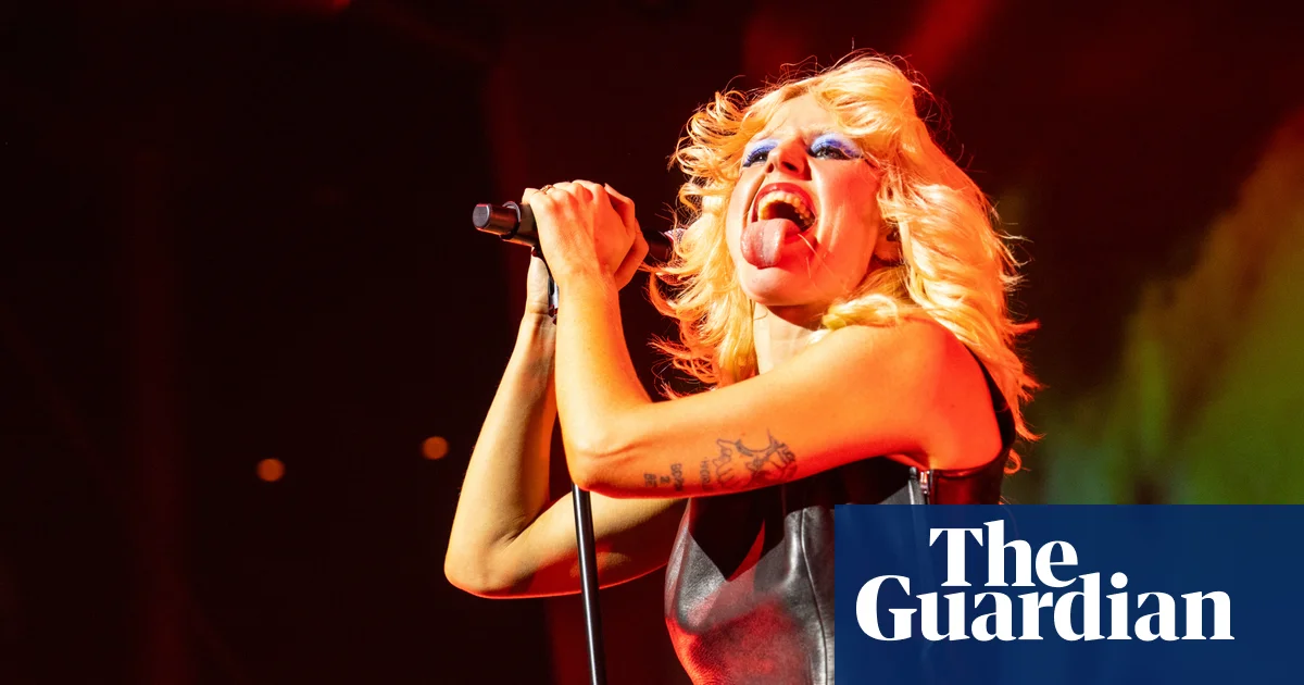 Featured image for Amyl and the Sniffers singer sues US photographer over image exploitation