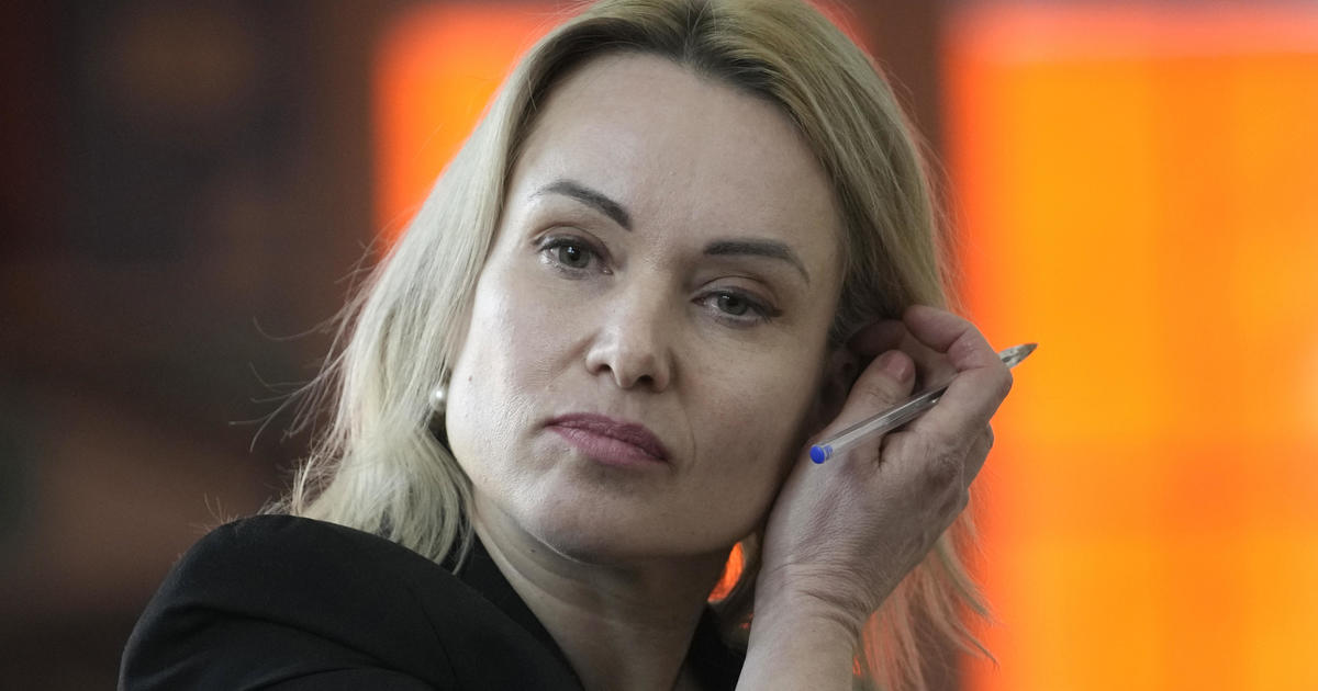 Russian Journalist Sentenced to Prison for On-Air Protest Against Ukraine War