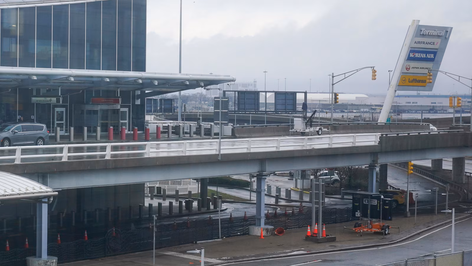 Featured image for Customs Officer Fires Gun During Road Rage Near JFK Airport