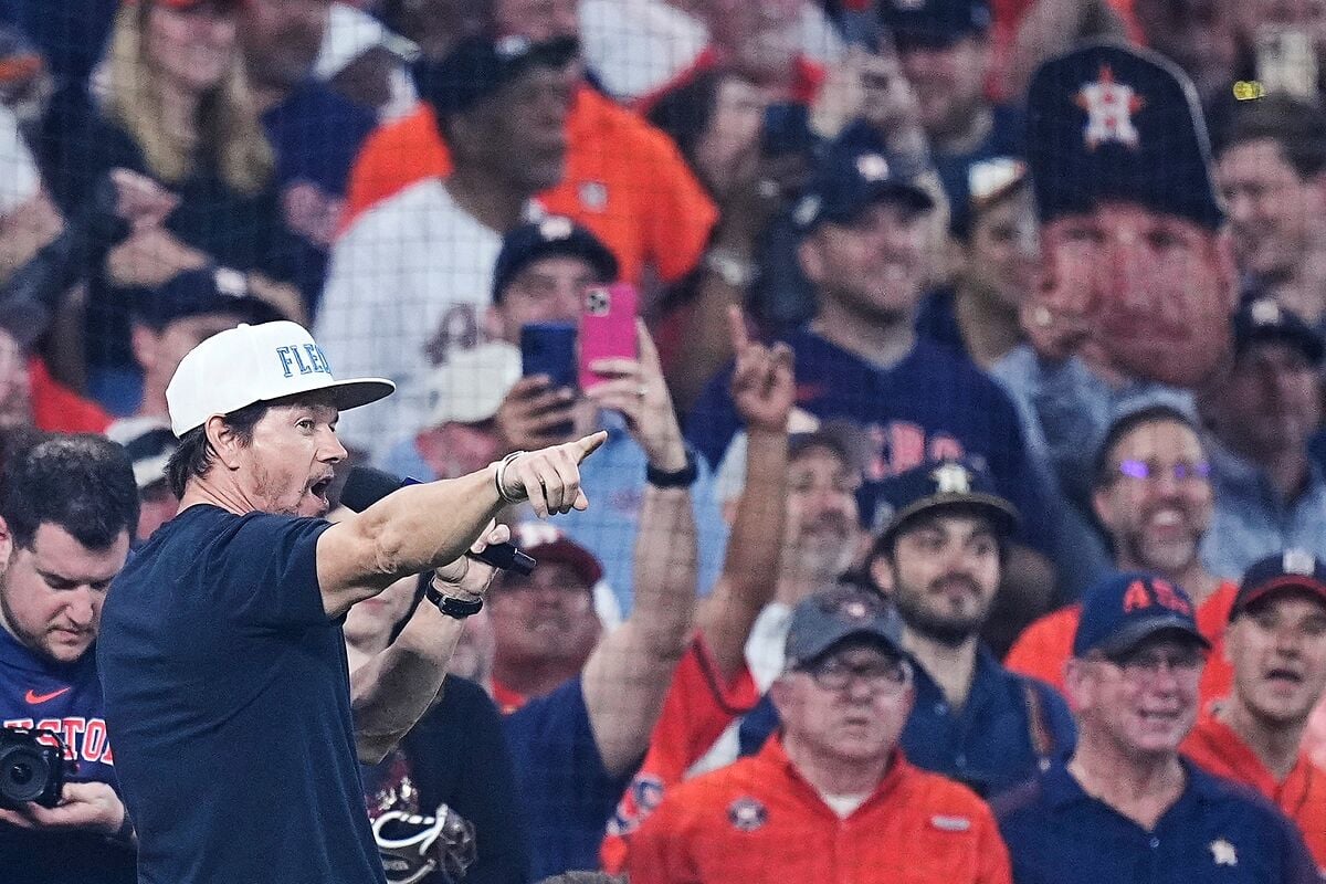 Featured image for Celebrities flee California as new mansion tax takes effect.