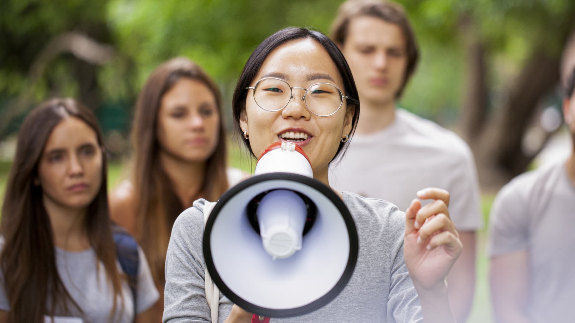 Featured image for The Rise of 'Loud Budgeting': How Gen Z's Money Trend is Changing Financial Etiquette