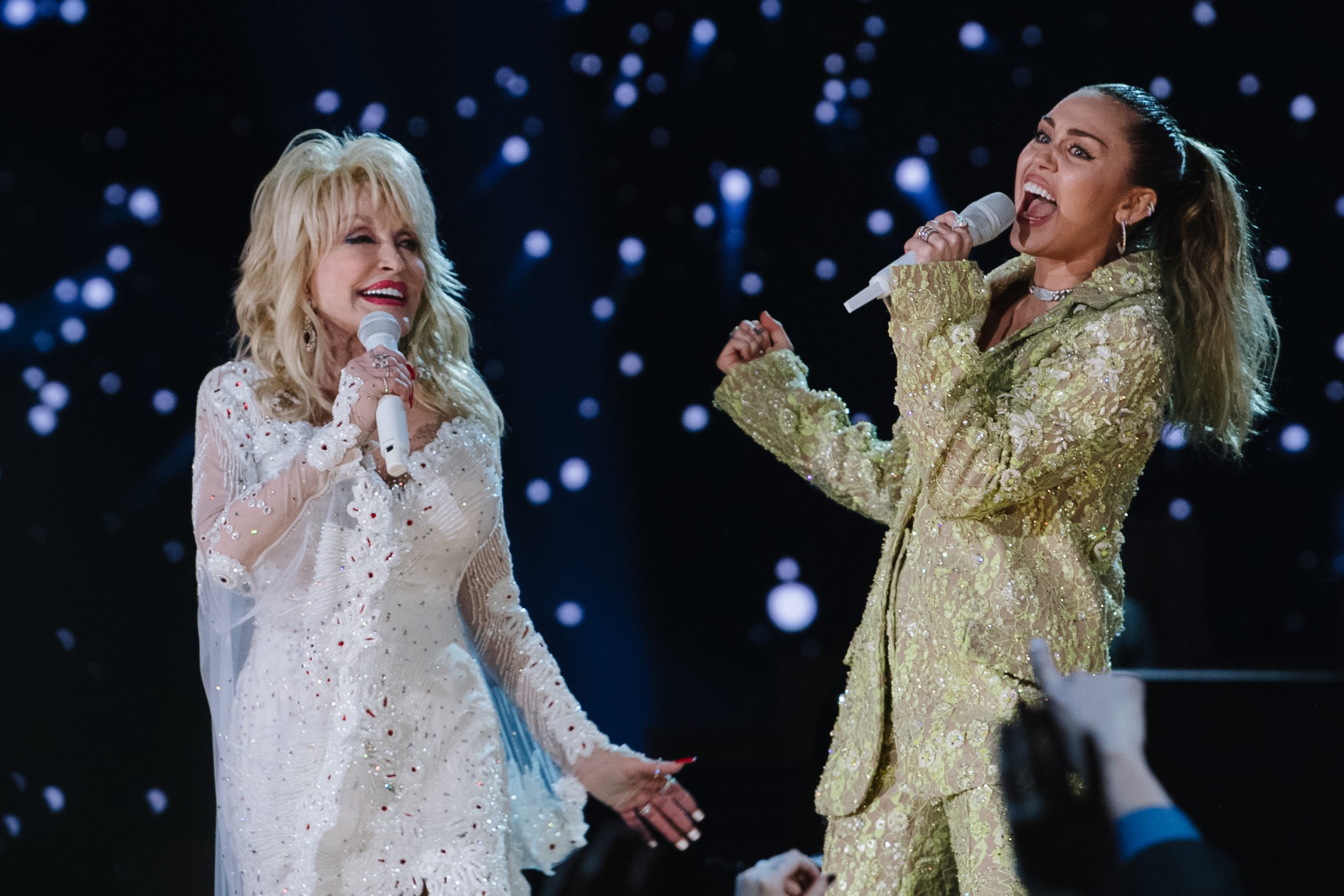 Miley Cyrus Donates to LGBTQ+ Fund After Wisconsin School Bans "Rainbowland" Song.