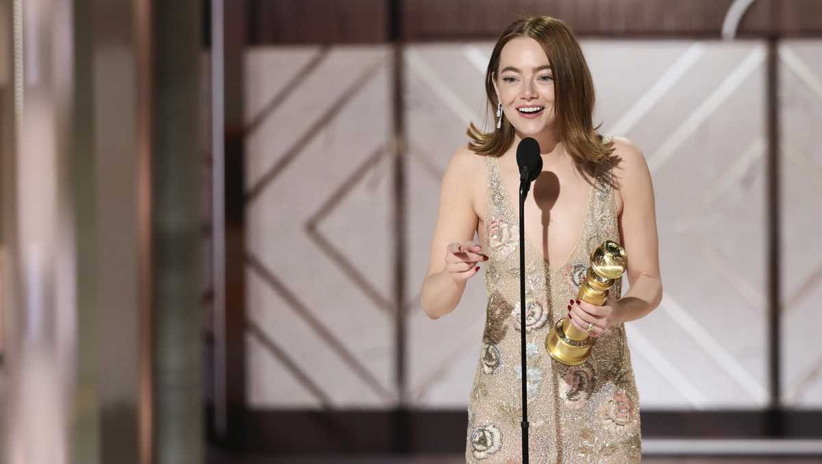 'Oppenheimer' Triumphs, 'Poor Things' Upsets 'Barbie' at Golden Globes