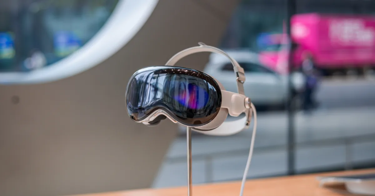 Featured image for Rumors Hint at Future Apple Vision Pro Generations