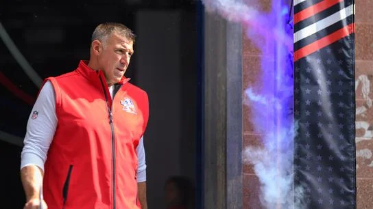 Patriots' Free-Agent Blueprint: Define Identity and Rebuild the O-Line