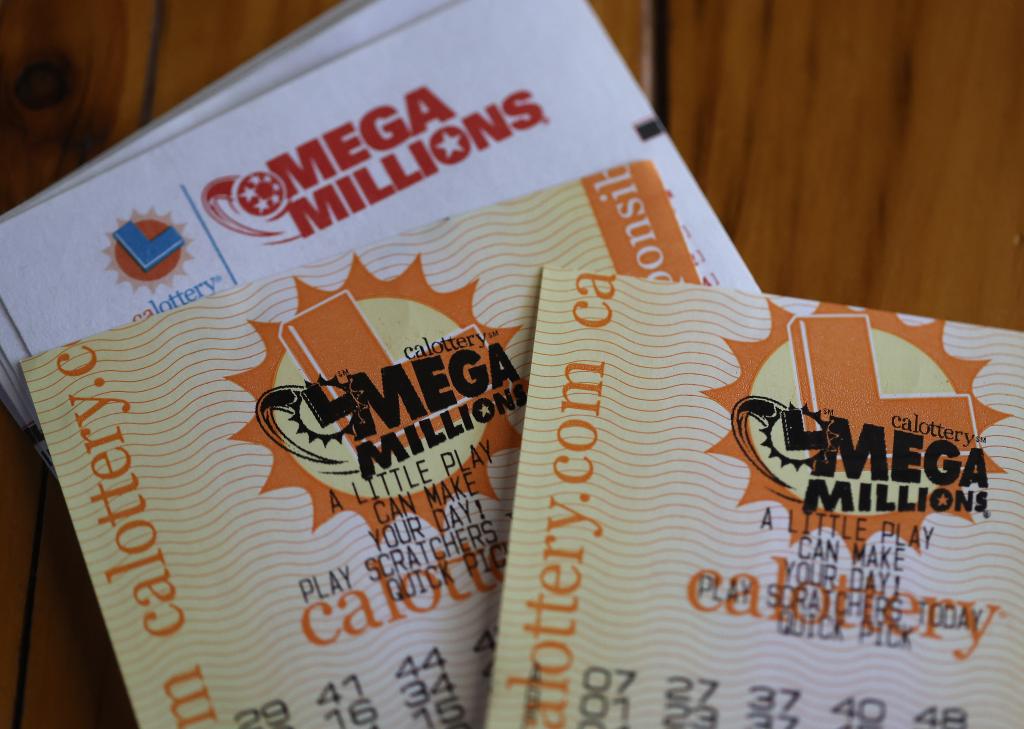 Featured image for $2.9M Mega Millions Ticket Hours from Expiration in California