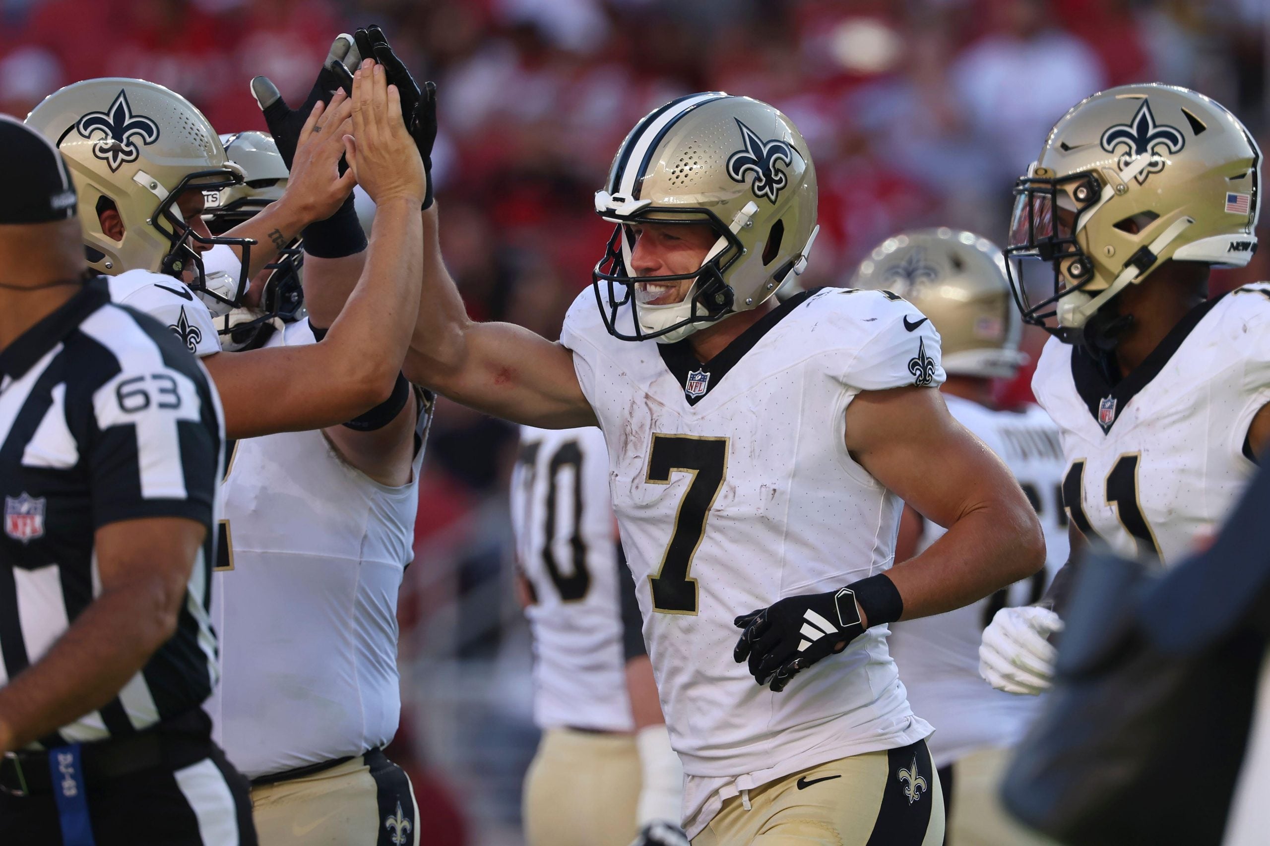 Featured image for Fantasy Football Week 10: Top Waiver Picks and Strategy Tips