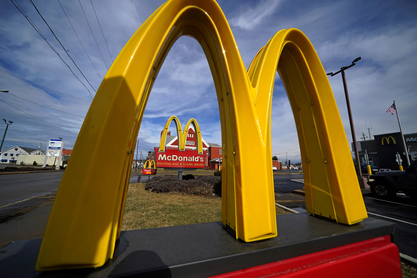 Featured image for McDonald's Gains in Sales Amid Challenges and Changing Customer Spending
