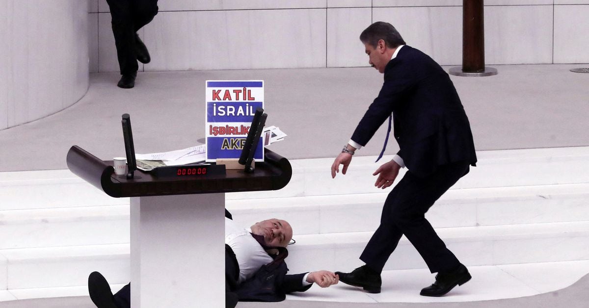Turkish MP Dies After Heart Attack Following Controversial Remarks on Israel
