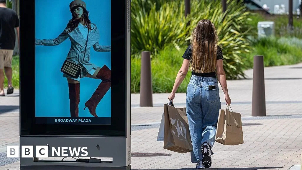 US Economy Faces Challenges Amid Political Uncertainty