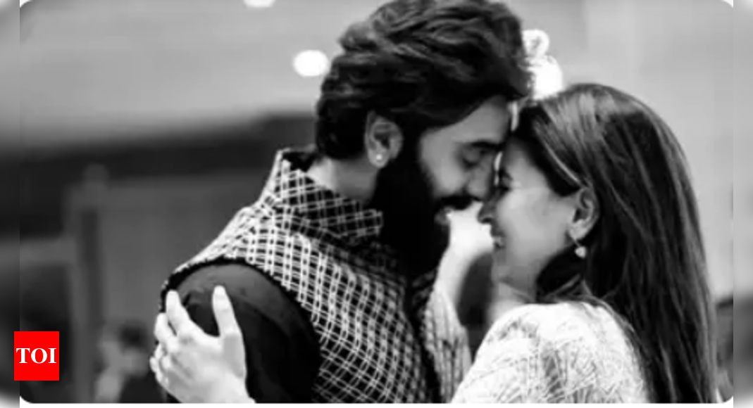 Featured image for "Alia Bhatt and Ranbir Kapoor Shine at 69th Filmfare Awards 2024"