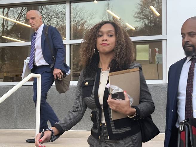 Featured image for Marilyn Mosby's Perjury Trial: Government Warns as Testimony Decision Looms