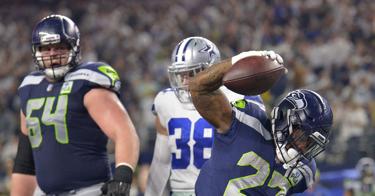 "Former Seahawks Running Back Mike Davis Retires After 8 Seasons with 6 Teams"