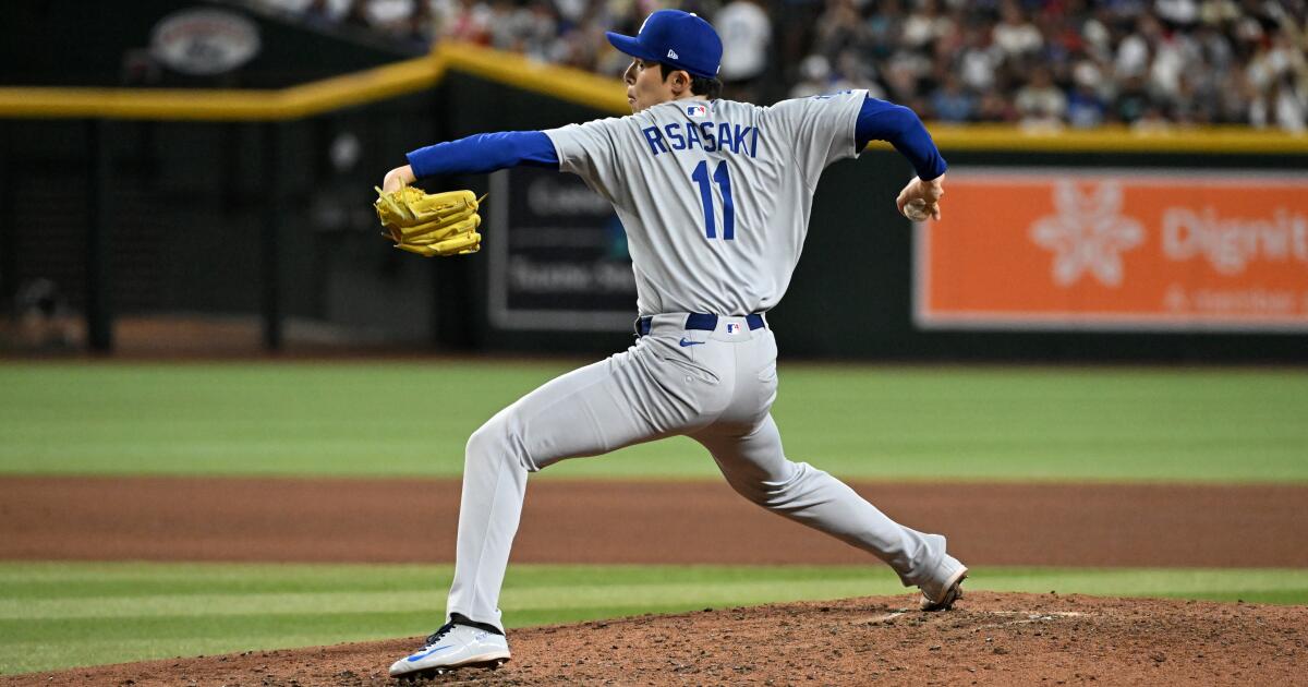 Featured image for Dodgers' Relief Duo Sasaki and Kershaw Propel Playoff Push