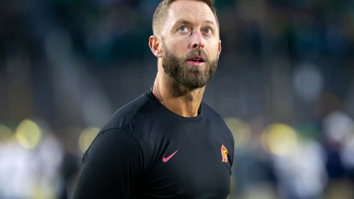 "Kliff Kingsbury Interviews for Offensive Coordinator Positions with Eagles and Steelers"