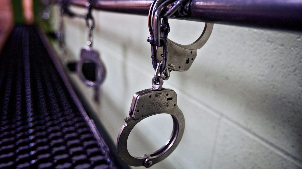 Featured image for Arkansas Mom Charged with Battery for Forcing 7-Year-Old to Walk 8 Miles to School