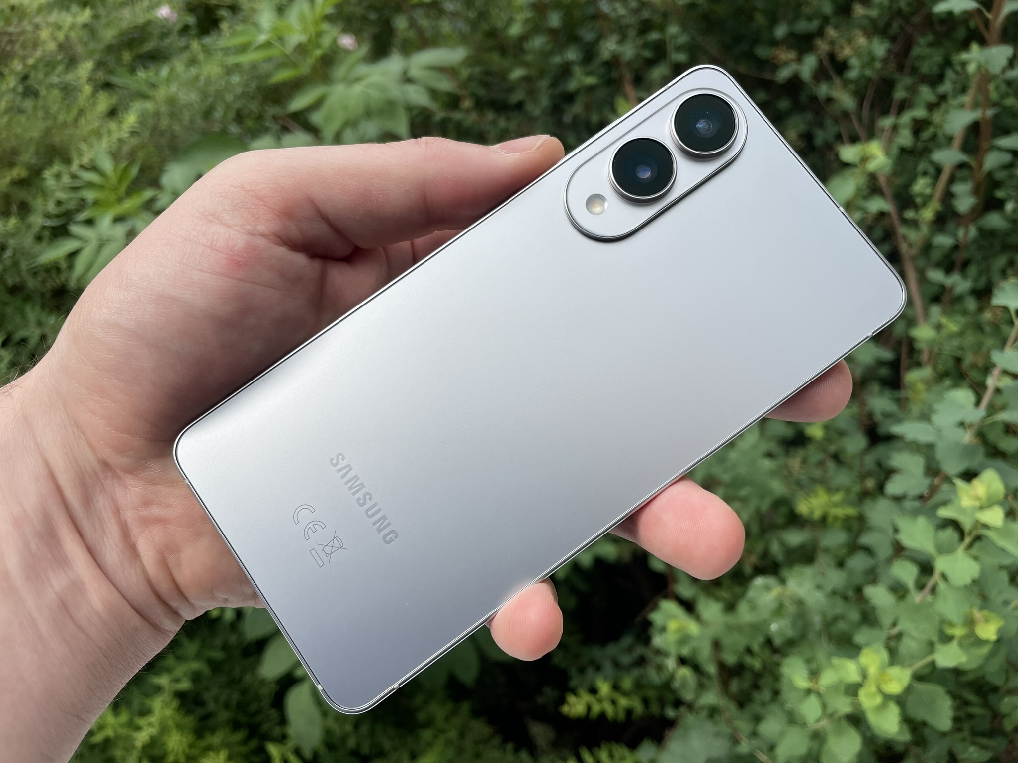 Featured image for Samsung Galaxy S25 Edge: A Thin, Enduring, Yet Underwhelming Smartphone