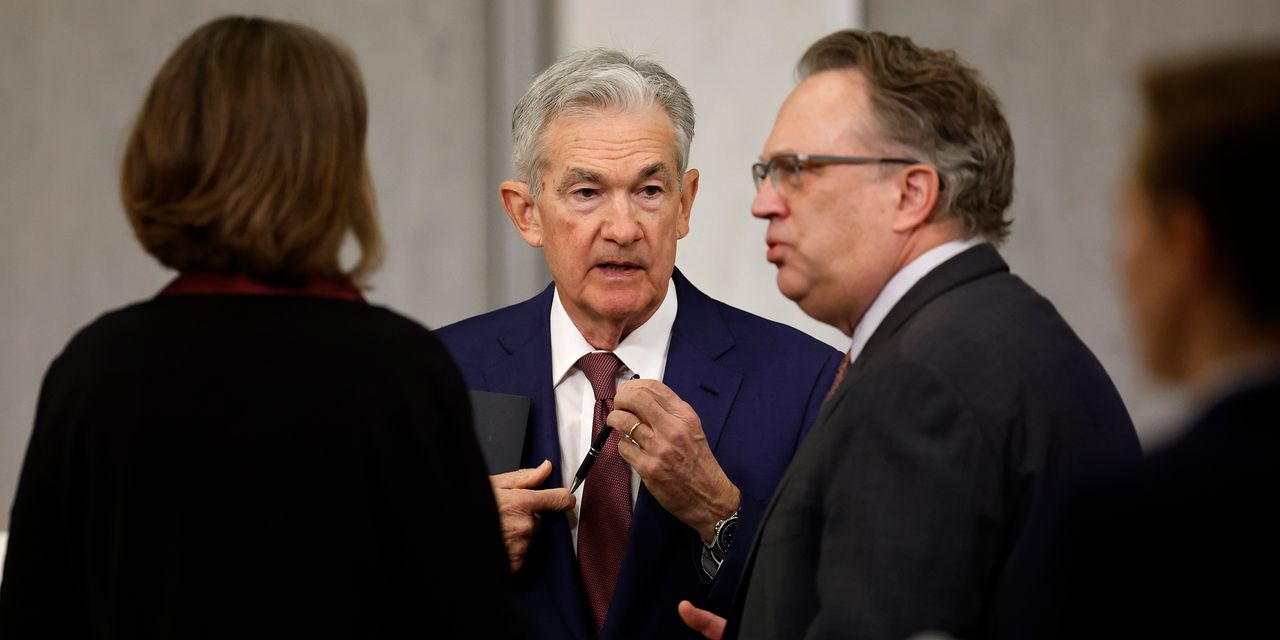 "Powell's Pragmatic Approach: Fed's Options Open, Inflation Concerns Remain"