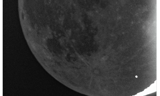 Featured image for Astronomer films meteorite impact on the moon