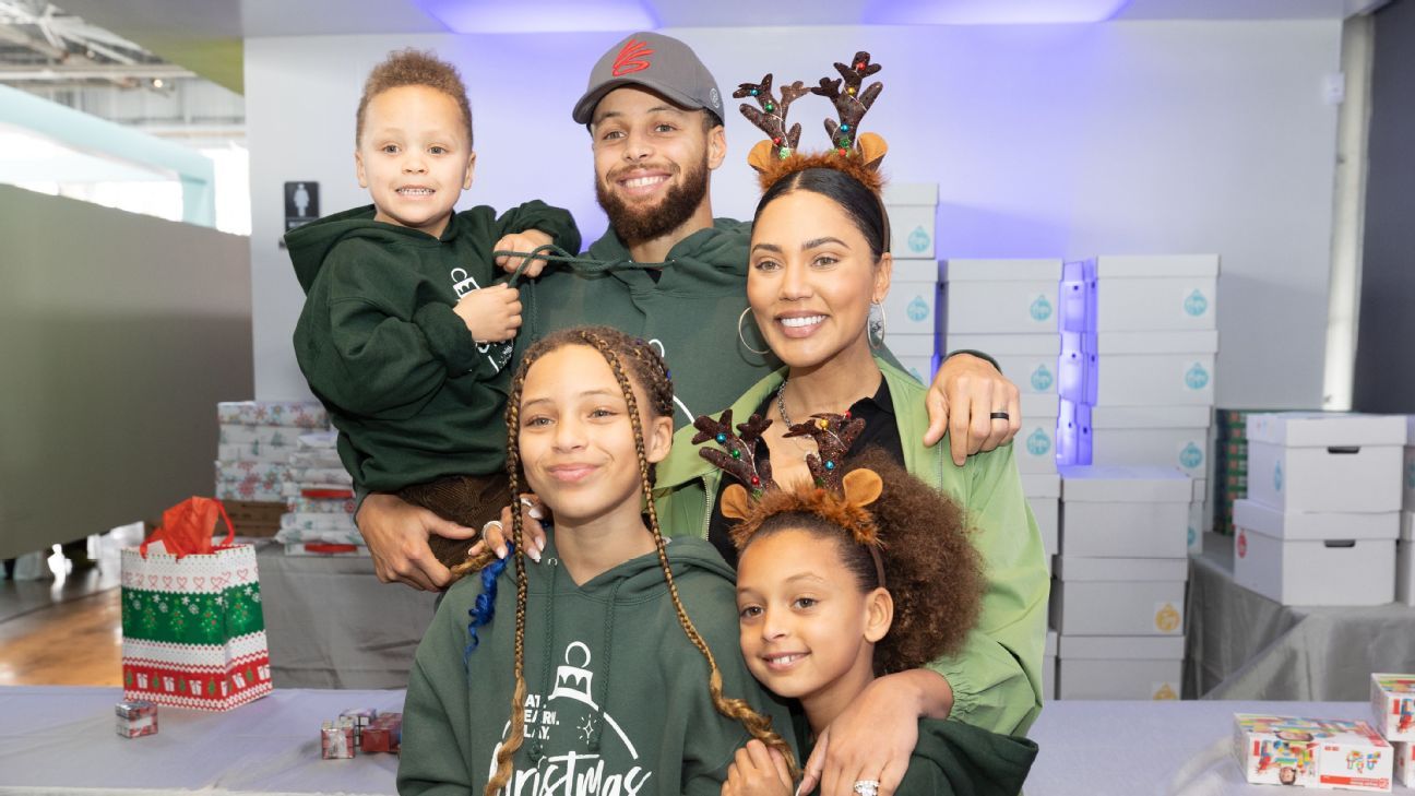 Featured image for Stephen and Ayesha Curry Welcome Fourth Child