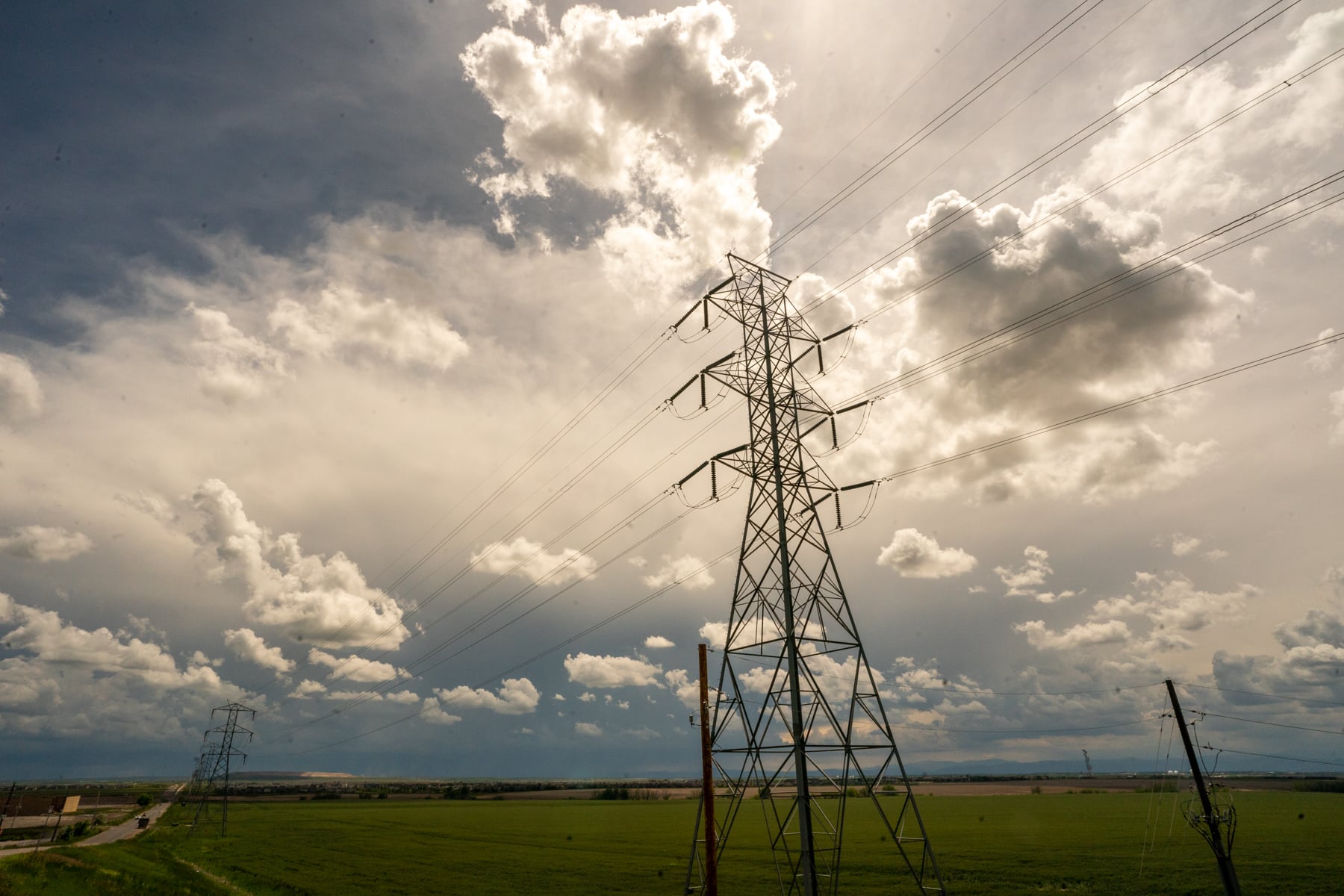 Featured image for Xcel Threatens Power Outages in Colorado Amid Dry, Windy Conditions