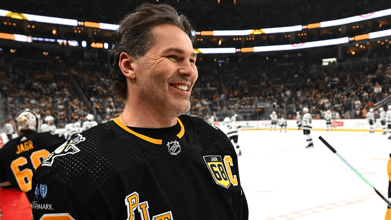 Featured image for "Penguins' Jaromir Jagr Bobbleheads Stolen in California Heist"