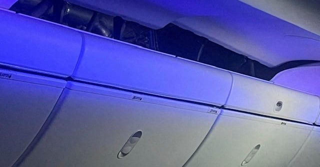 Featured image for "Boeing Alerts Airlines to Cockpit Seat Switch Issue After 787 Dive"