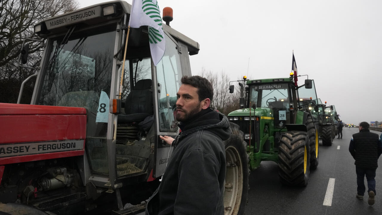 Featured image for "French Farmers Lift Blockades as Government Promises Aid"