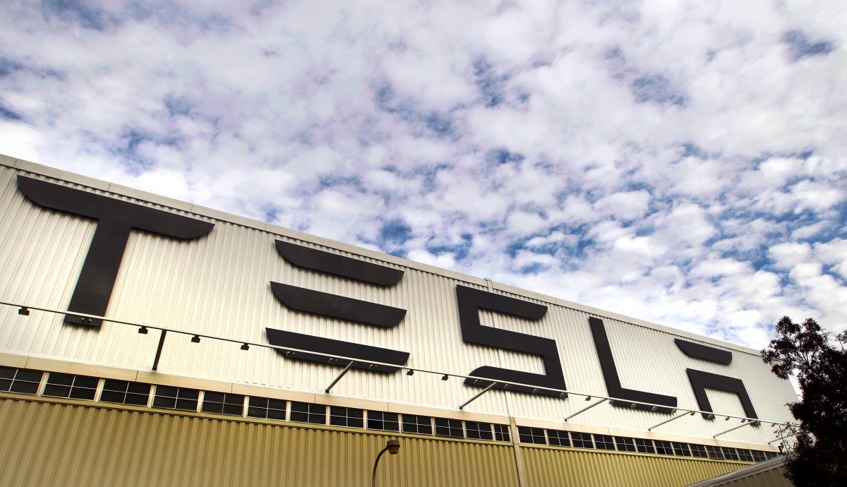 Tesla faces racial discrimination lawsuit as jury selection commences.