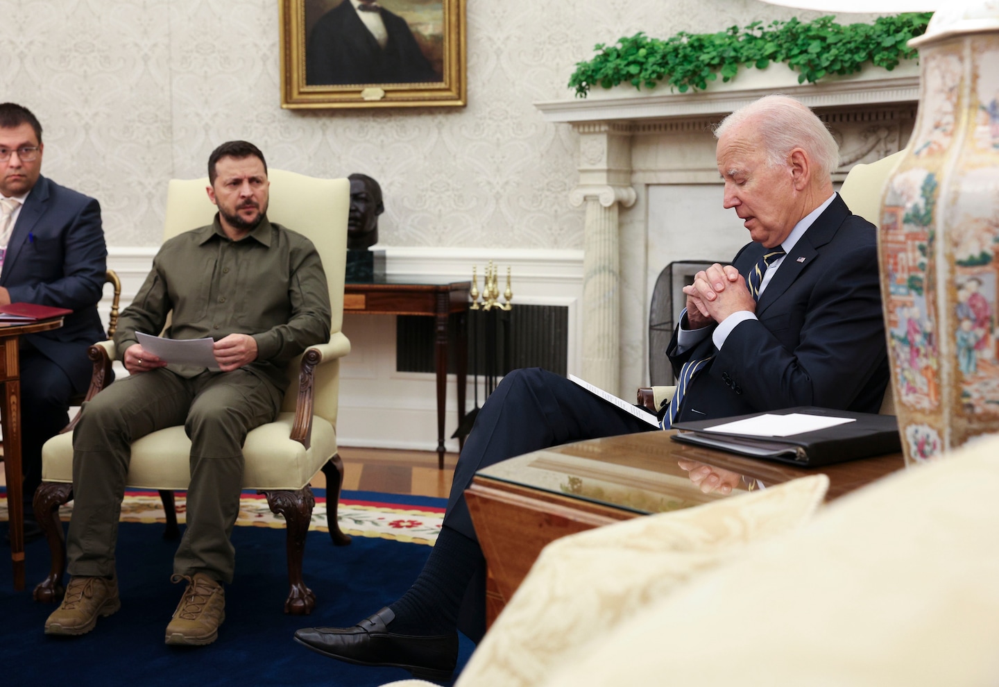 Biden concerned about House drama's impact on Ukraine aid; Zelensky visits Spain