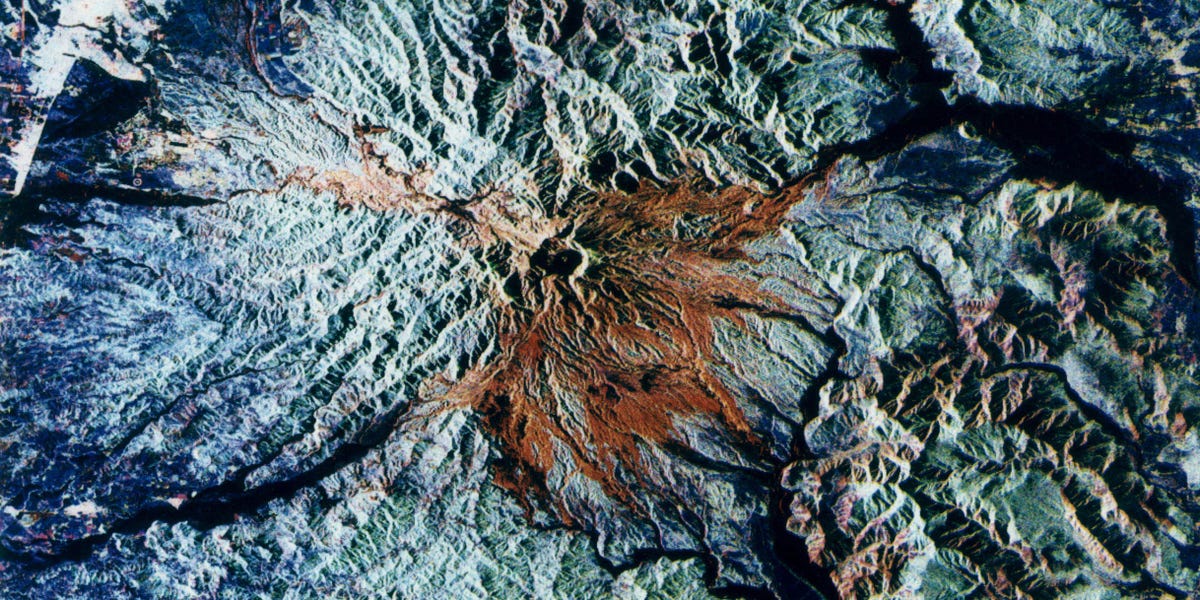 Featured image for Chinese spy balloon raises concerns over US intel leaks and stalls Blinken's visit.