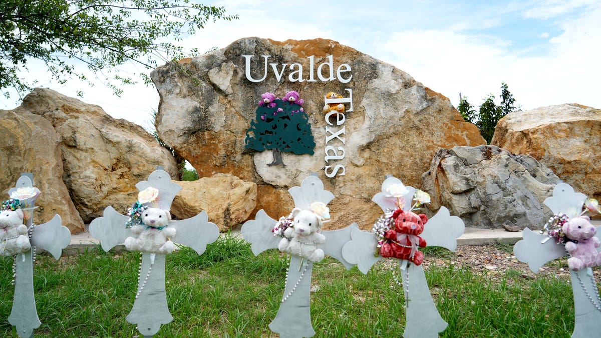 Featured image for Uvalde Families Sue and Settle for $2M Over School Shooting Response
