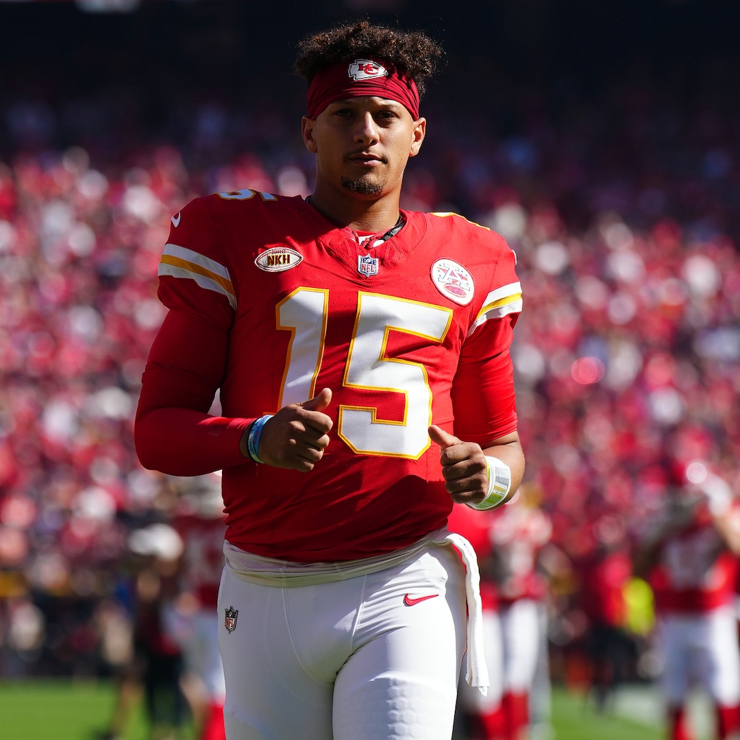 "Patrick Mahomes, Travis Kelce, and Taylor Swift: A Weekend of Enchantment, Dealbreakers, and Ketchup Sauce"