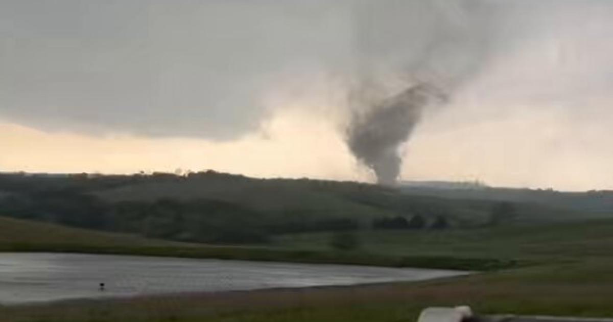 Severe Storms Kill 15, Leave 400,000 Without Power in Central U.S.
