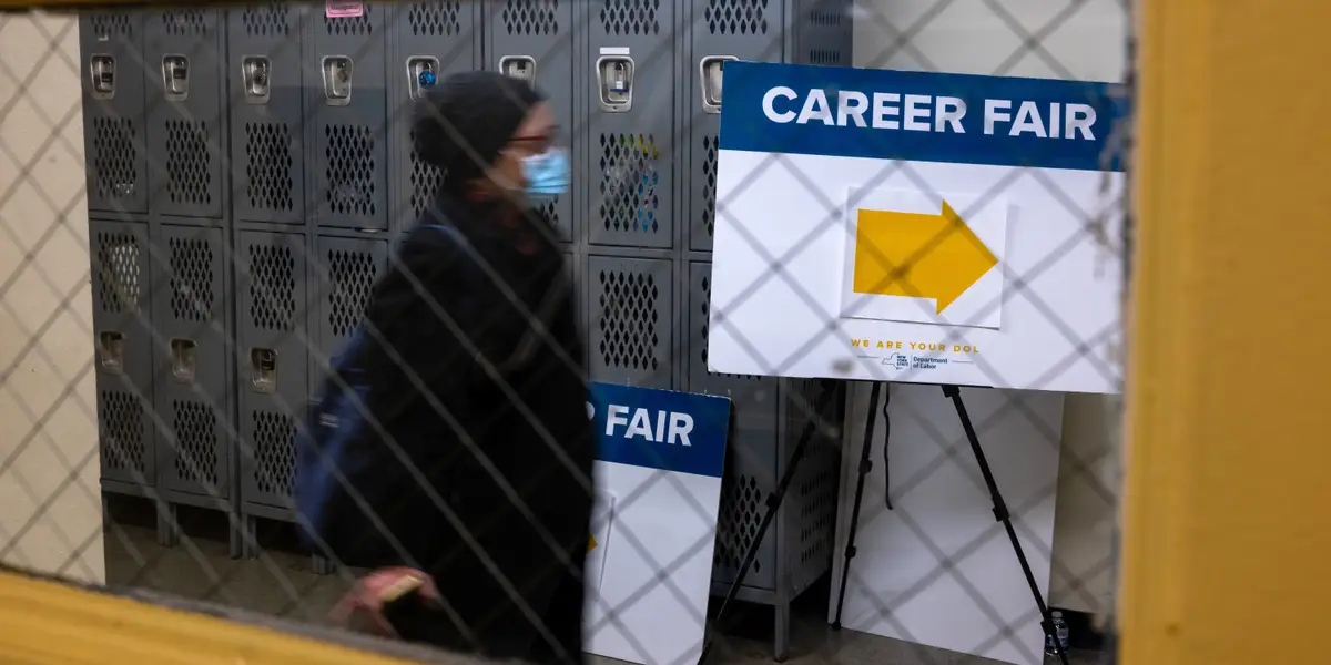 Featured image for Economic Growth Doesn't Guarantee Job Market Improvement in 2026