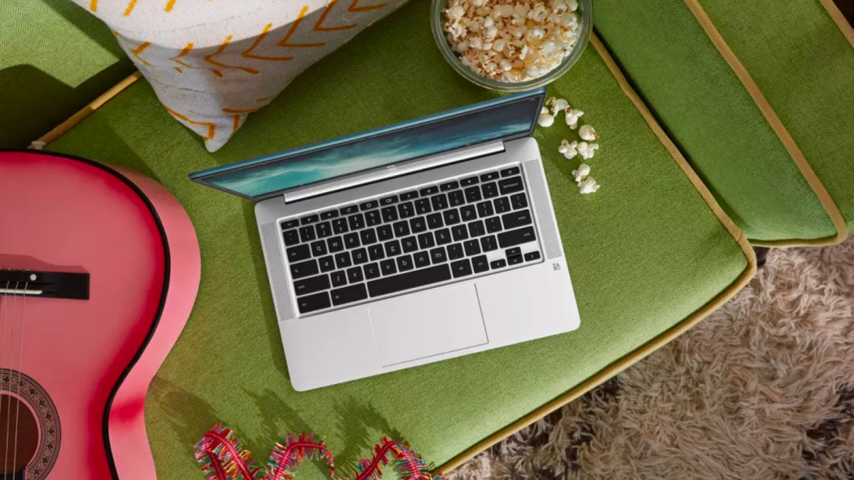 "Score unbeatable prices on top Chromebooks with early Black Friday deals in 2023"