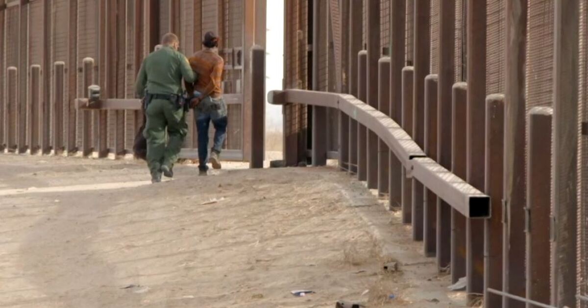 Arizona Voters to Decide on Criminalizing Illegal Border Crossings