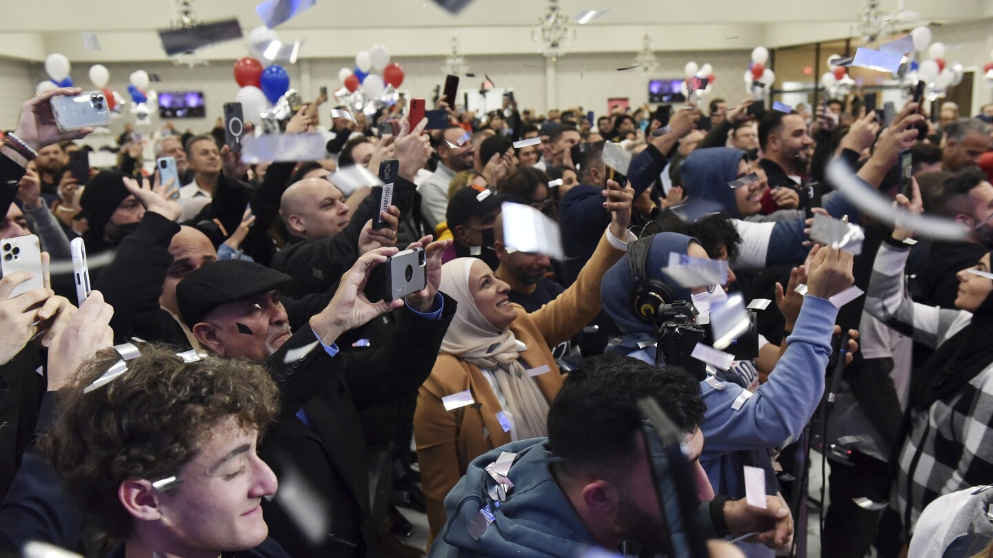 Featured image for US Census Reveals Record High Immigrant Population, Middle Eastern and Venezuelan Communities on the Rise