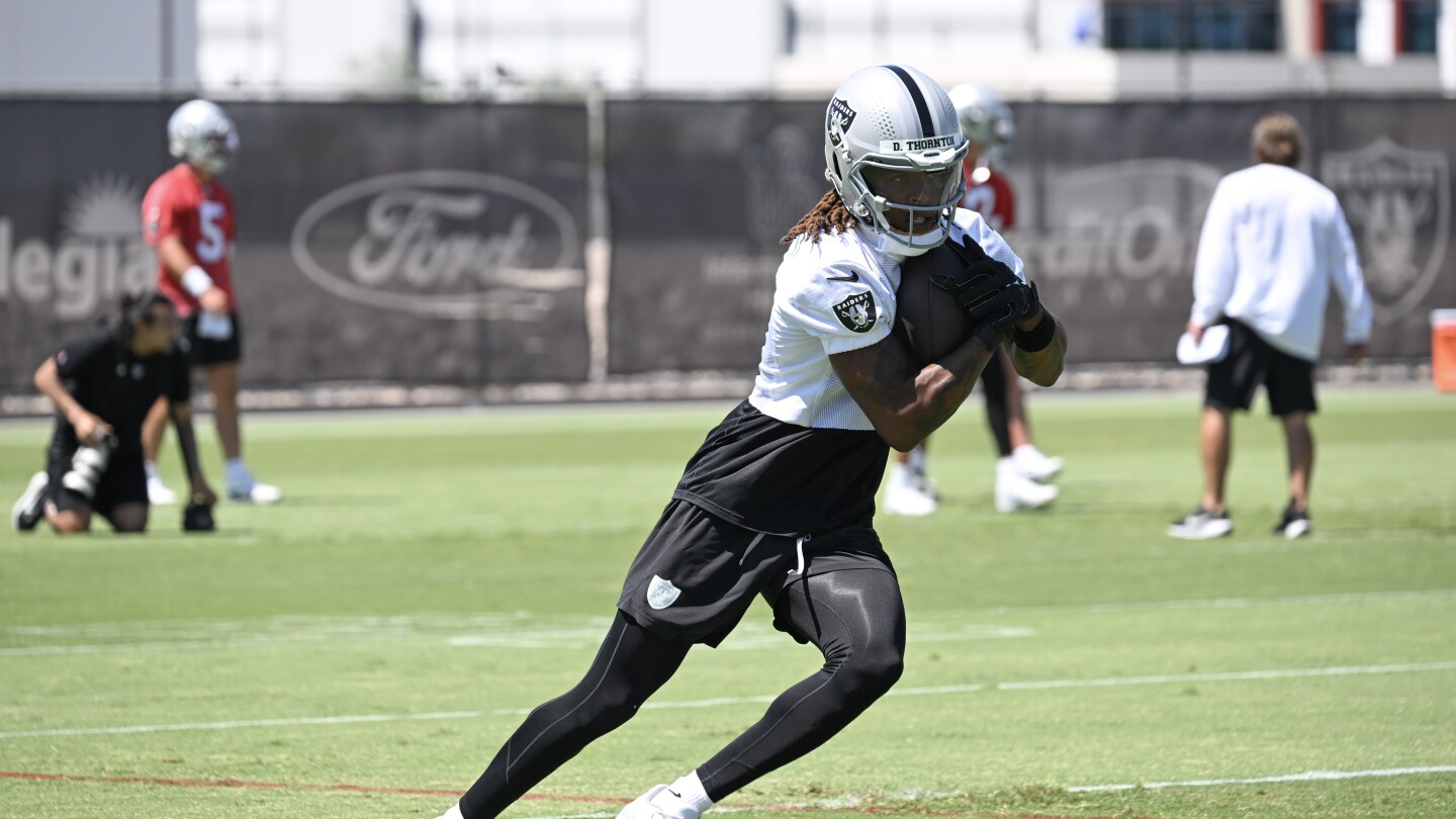 Featured image for Raiders' Dont’e Thornton Impresses with Size and Speed, Earning Early Reps