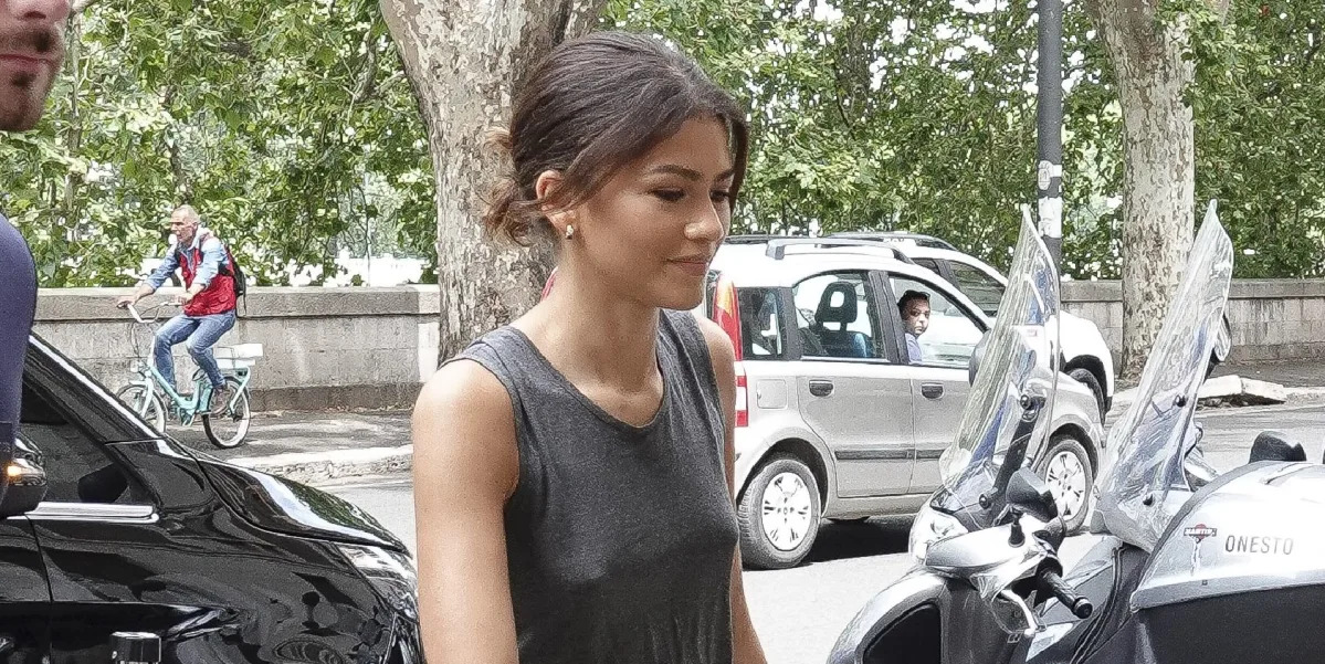 Zendaya Clears Up Rumors of Restaurant Entry Denial Over Crop Top