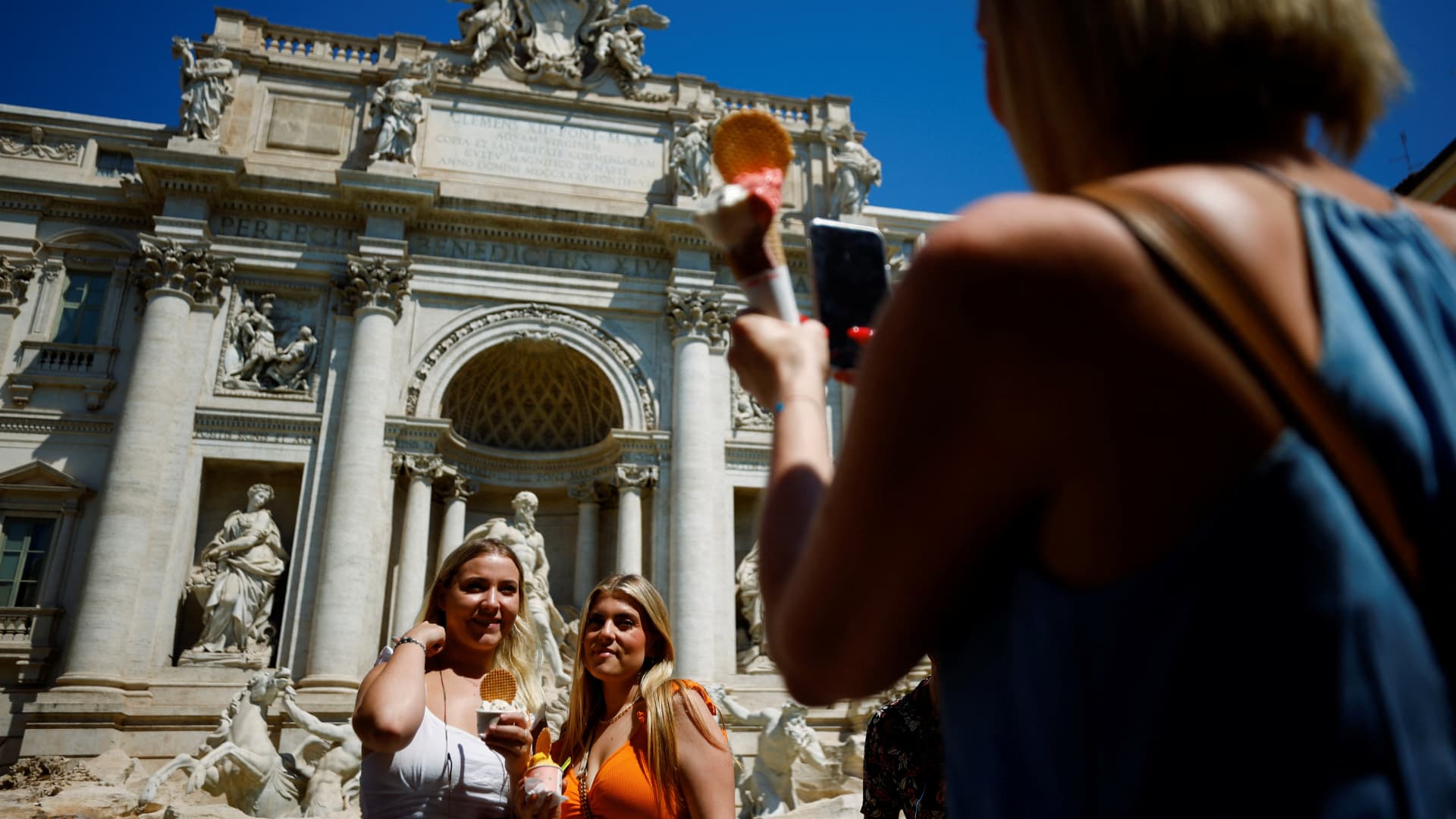 Featured image for "Rising Trend: Americans Flock Abroad, Impacting Domestic Travel"