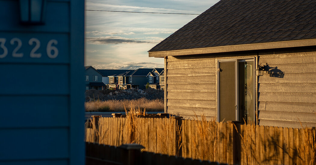 Featured image for Navigating the Downsize Dilemma: Finding a New Home with Less Square Footage