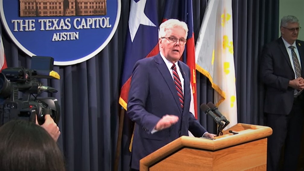 Featured image for Texas' Transparency Bill in Limbo Despite Passage and Lieutenant Governor's Signature.