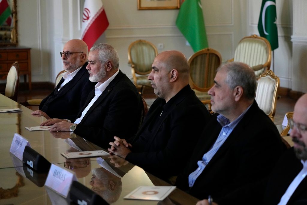 Hamas to Send Delegation to Cairo for Ceasefire Talks as Israel Threatens Withdrawal