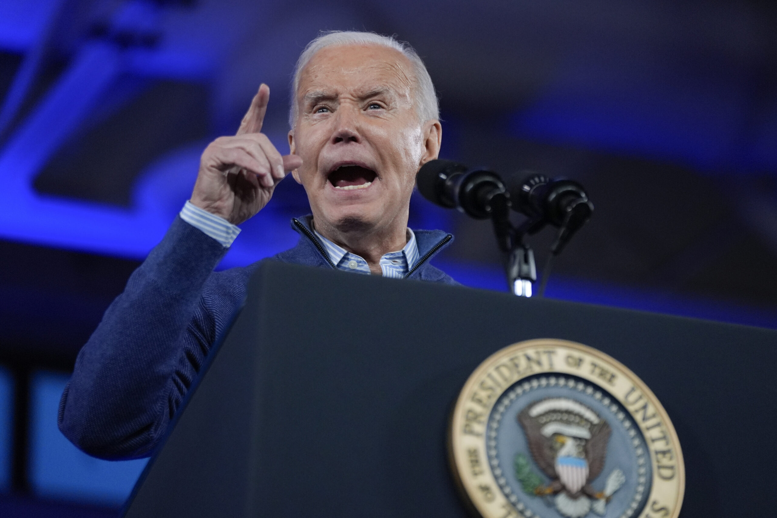 "2020 US Presidential Campaign: Biden's Nonpartisan Appeal vs. Trump's Angry Rhetoric"